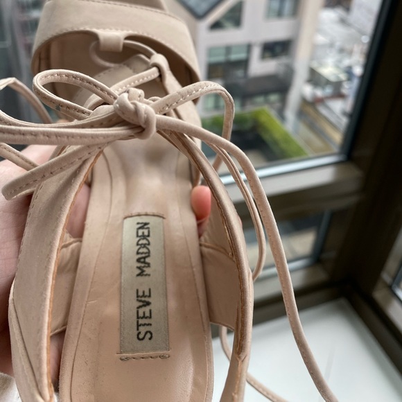 Tan lace up steve madden heels u can tie these in a bow/ wrap them around ur leg - Picture 6 of 6